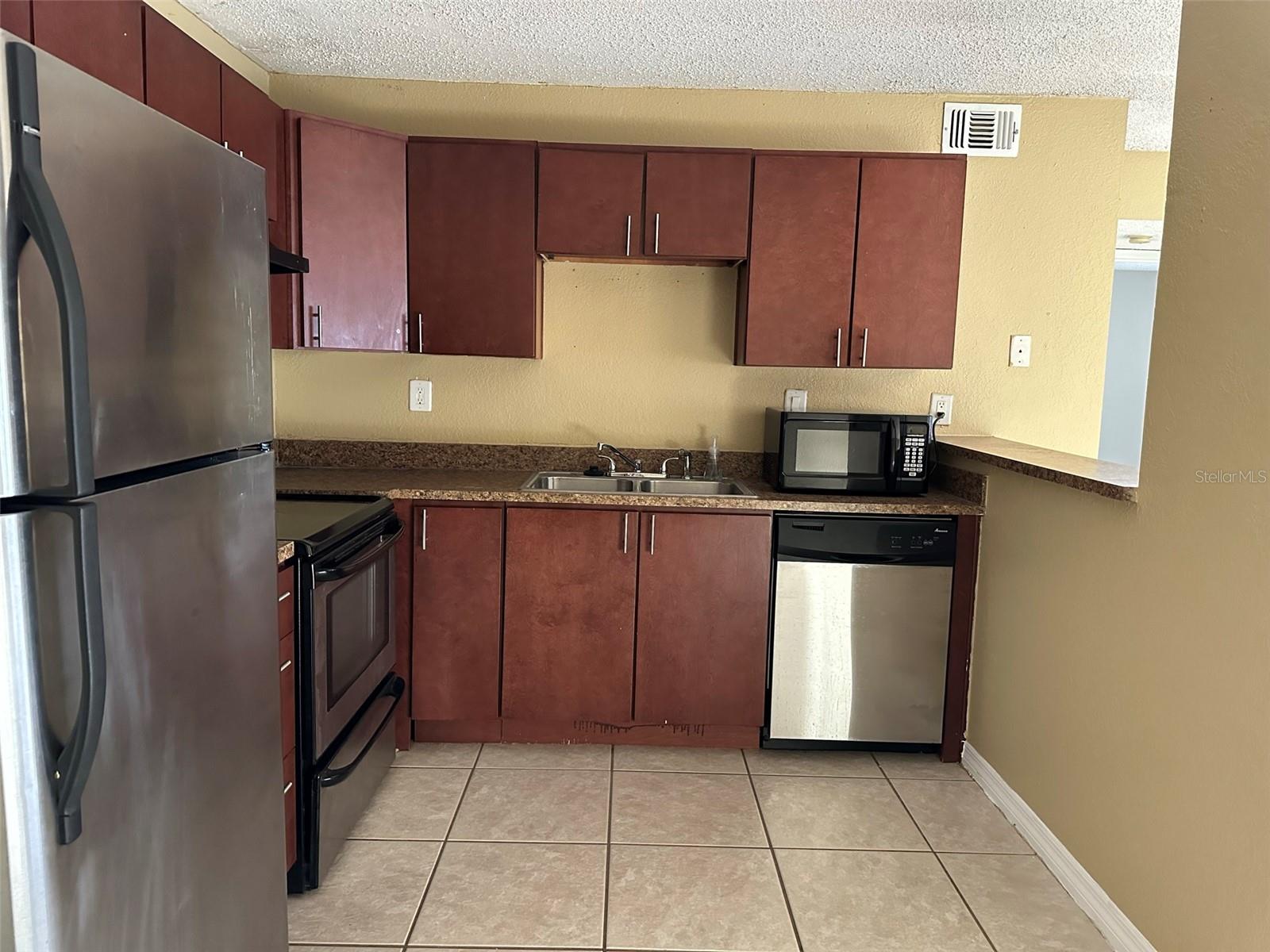 Image 6 of 14 For 21038 Voyager Boulevard 3