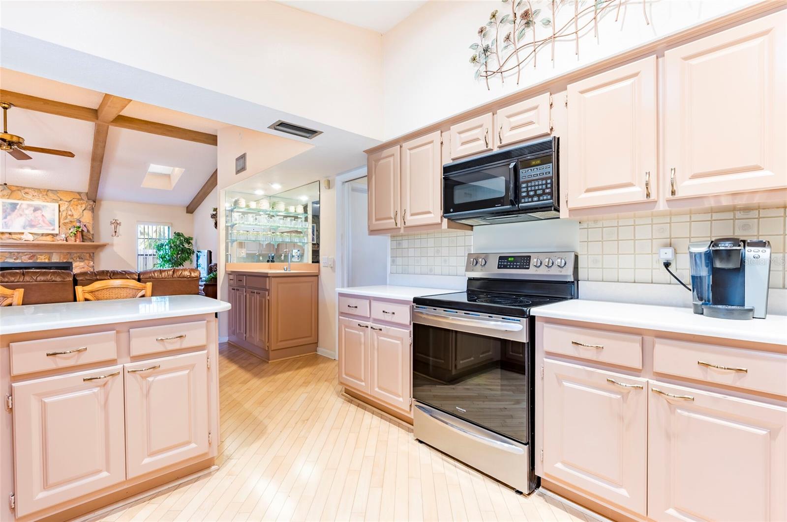 Listing photo id 14 for 1589 Ridge Top Way