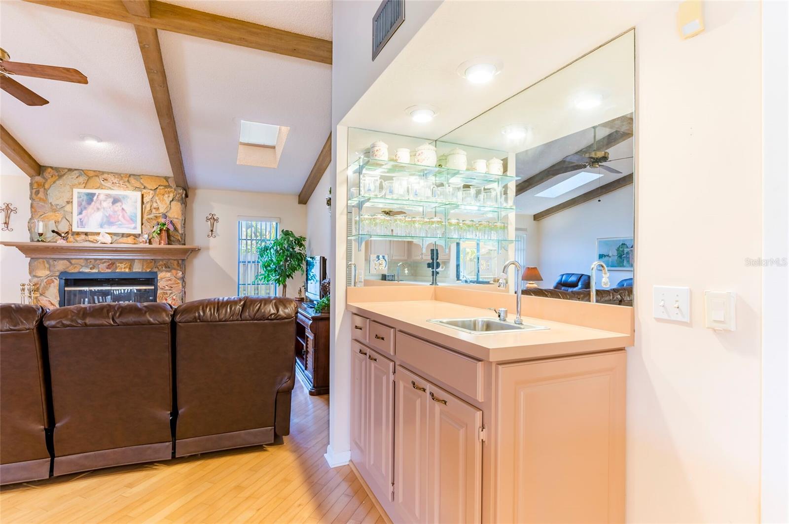 Listing photo id 16 for 1589 Ridge Top Way