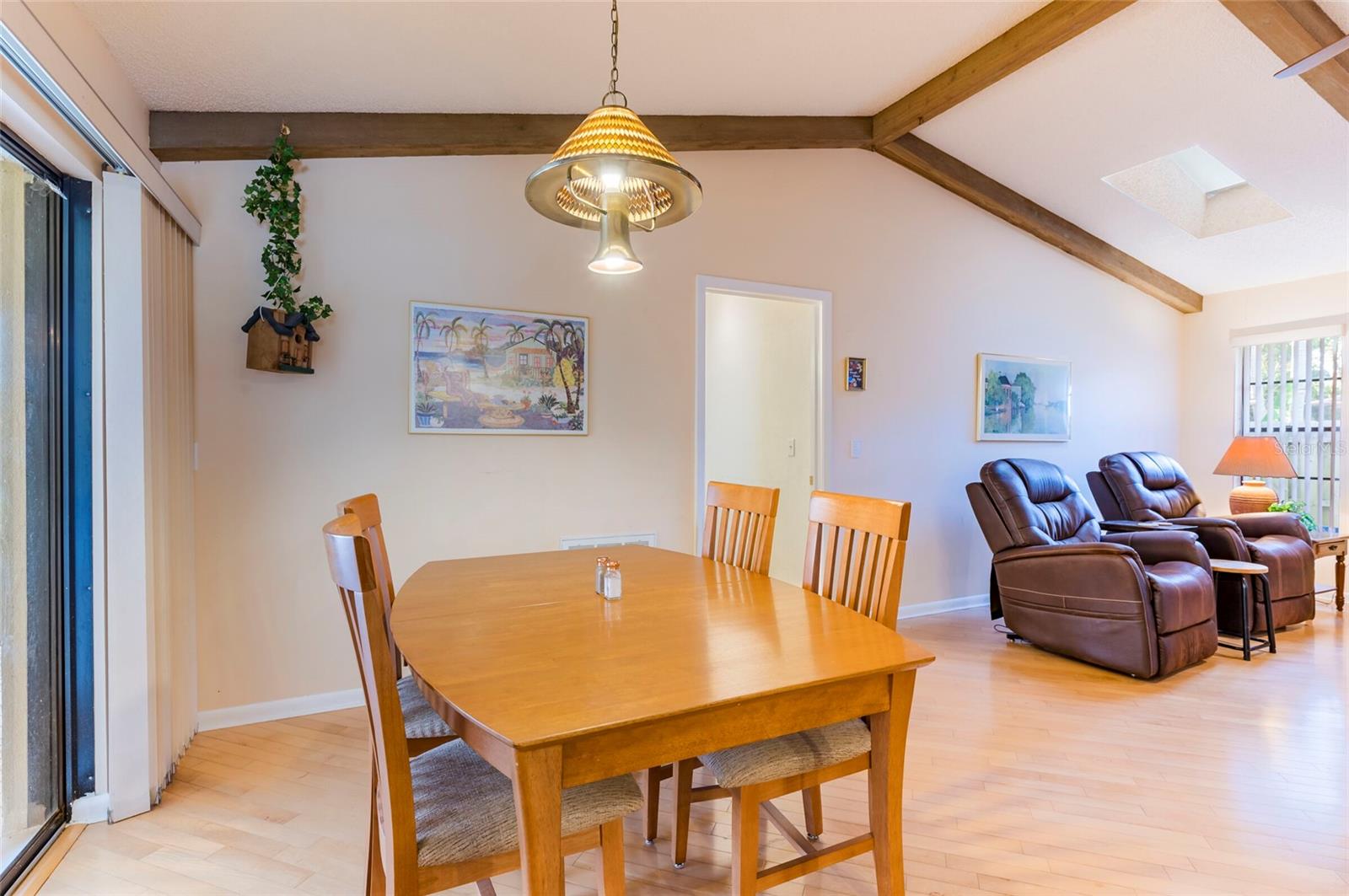 Listing photo id 17 for 1589 Ridge Top Way