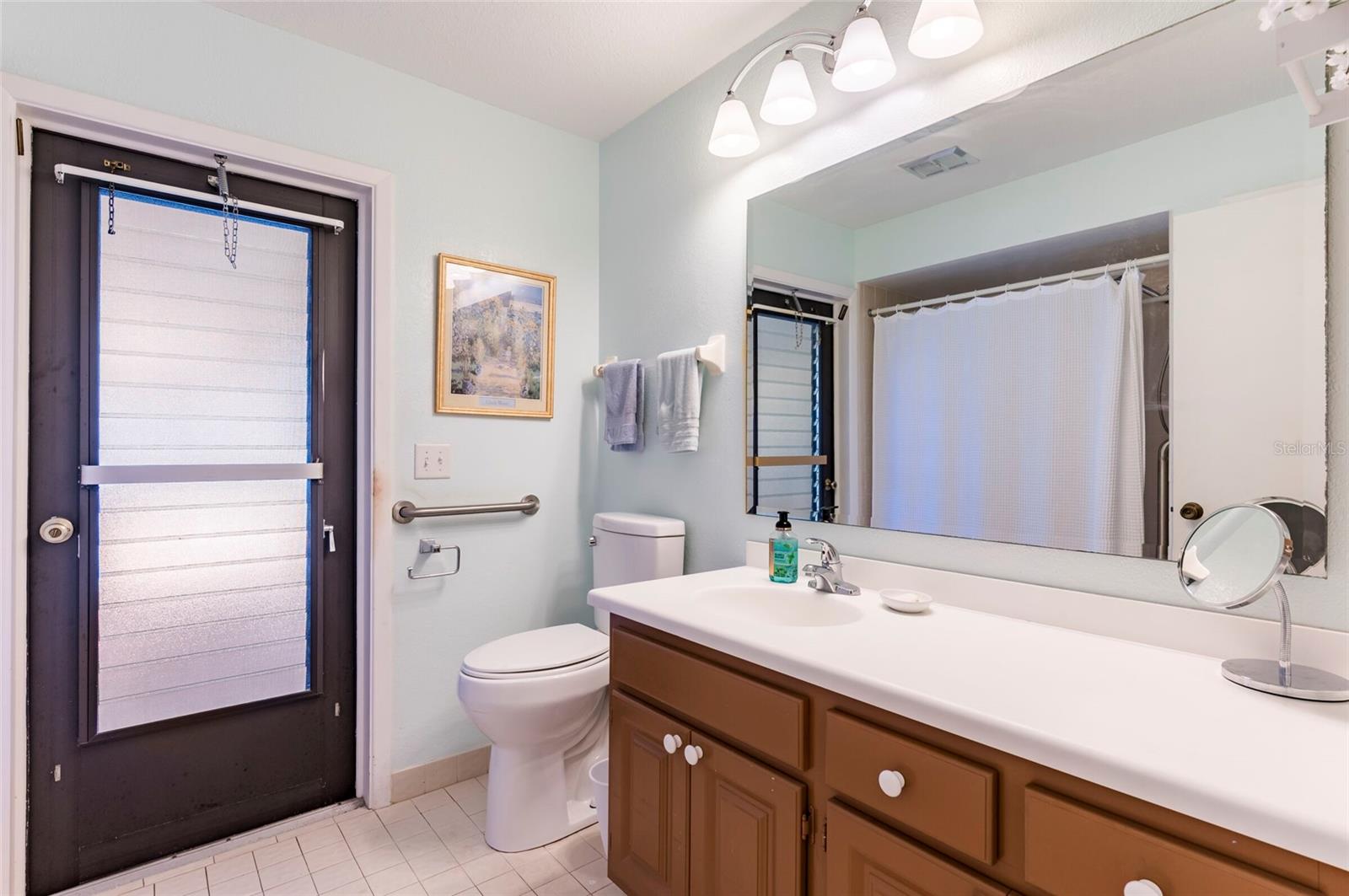 Listing photo id 21 for 1589 Ridge Top Way