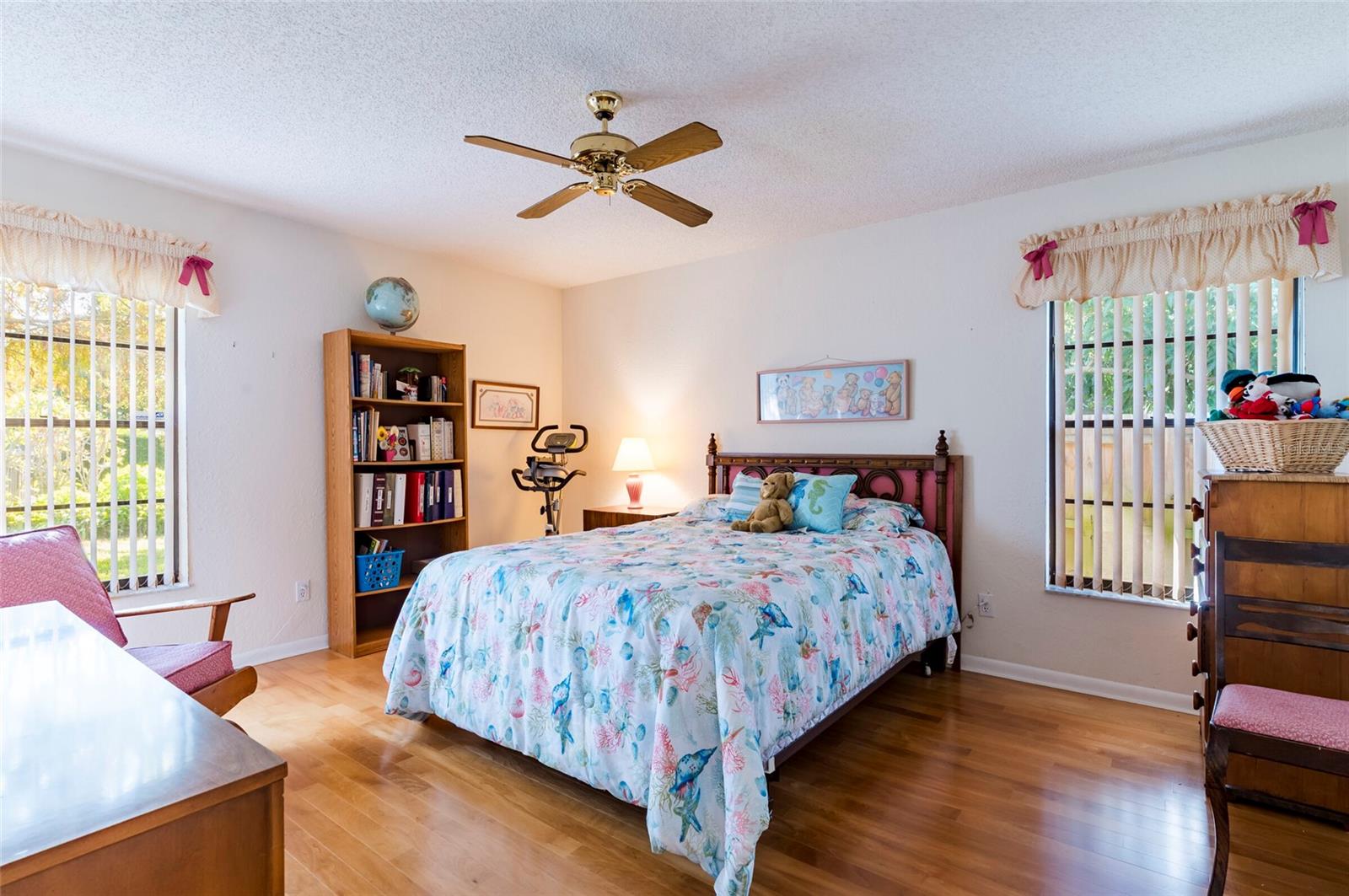 Listing photo id 24 for 1589 Ridge Top Way