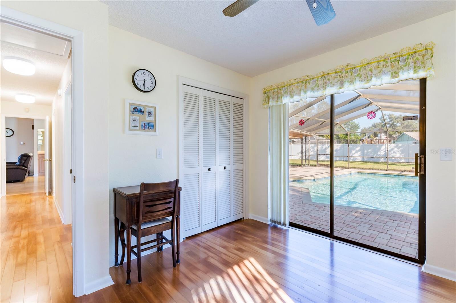 Listing photo id 27 for 1589 Ridge Top Way