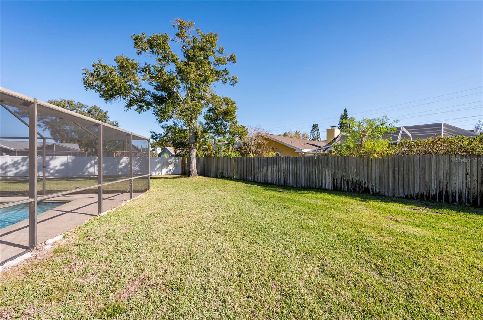 Listing photo id 35 for 1589 Ridge Top Way