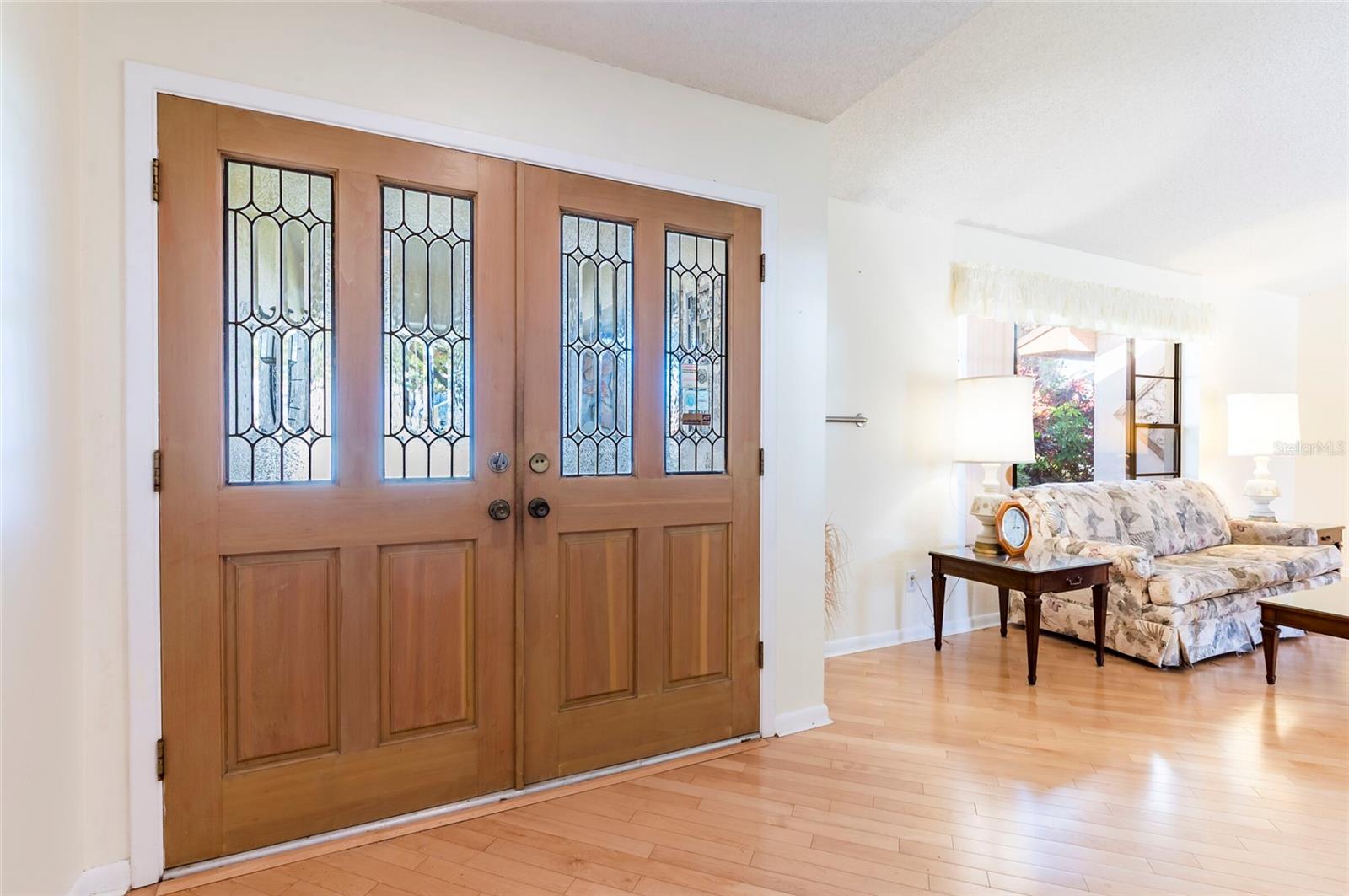 Listing photo id 2 for 1589 Ridge Top Way