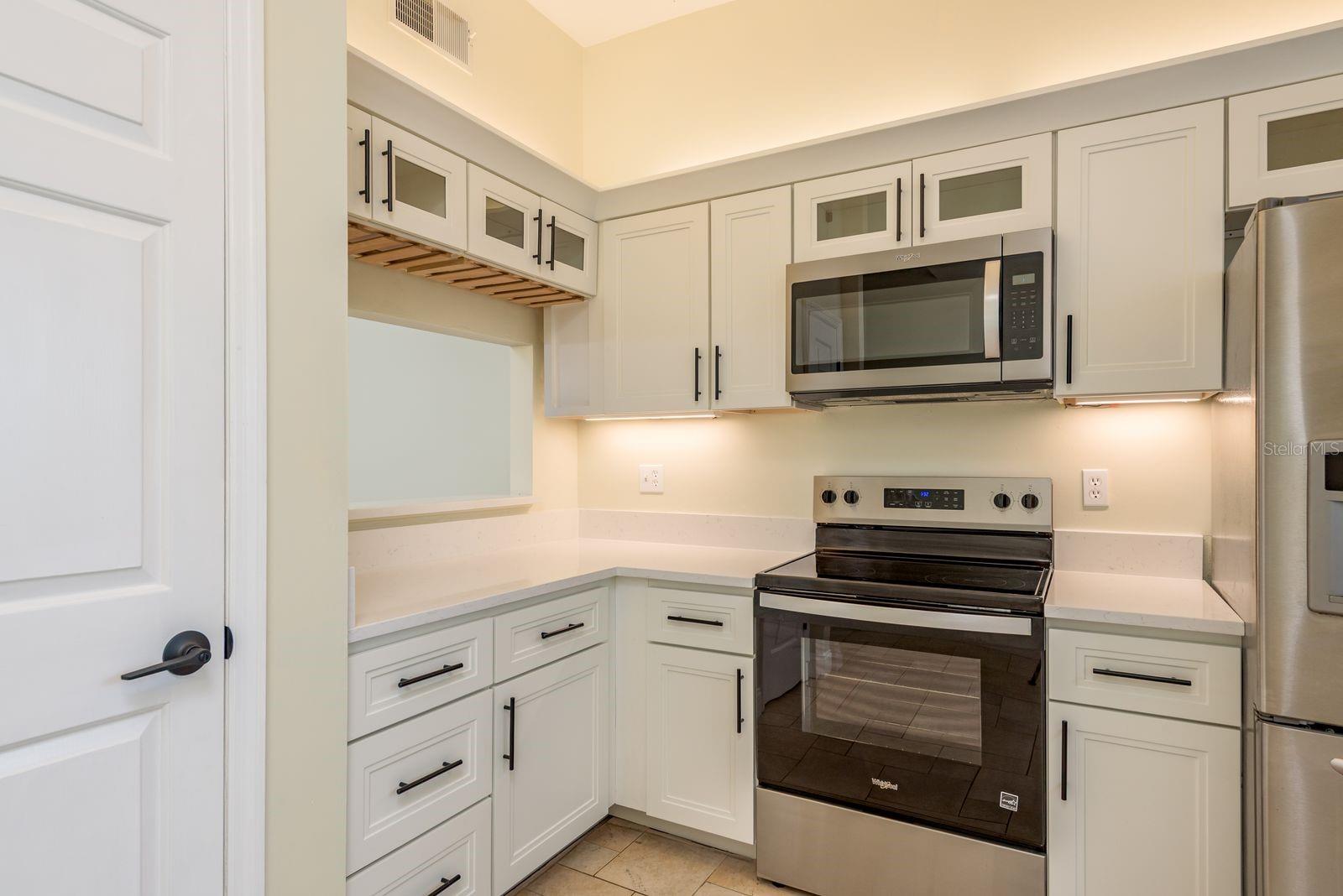 Image 4 of 40 For 1201 Horatio Street G9