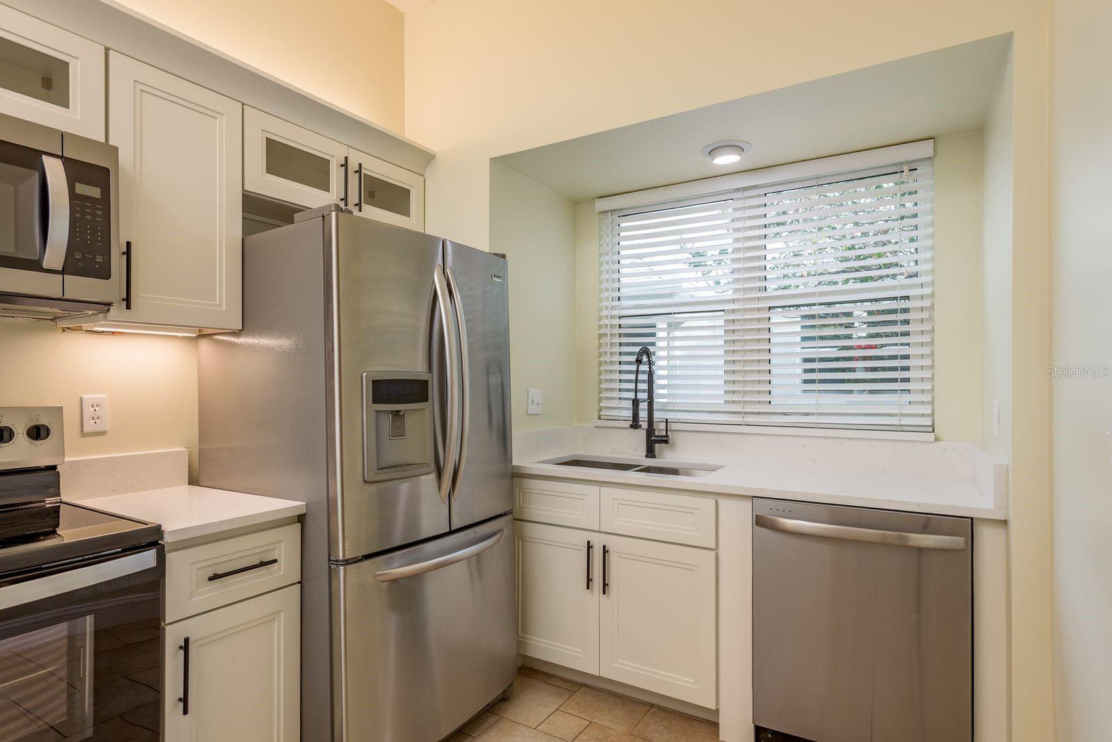 Image 5 of 40 For 1201 Horatio Street G9