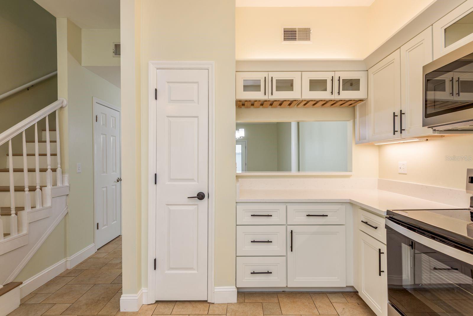 Image 7 of 40 For 1201 Horatio Street G9