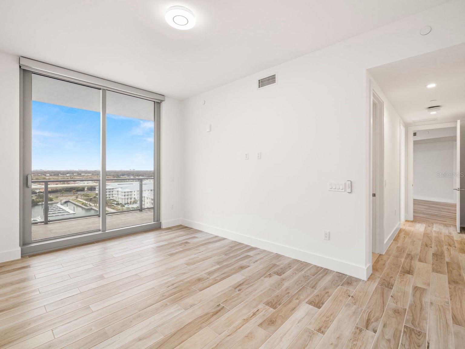 Image 13 of 37 For 5120 Marina Way 10001