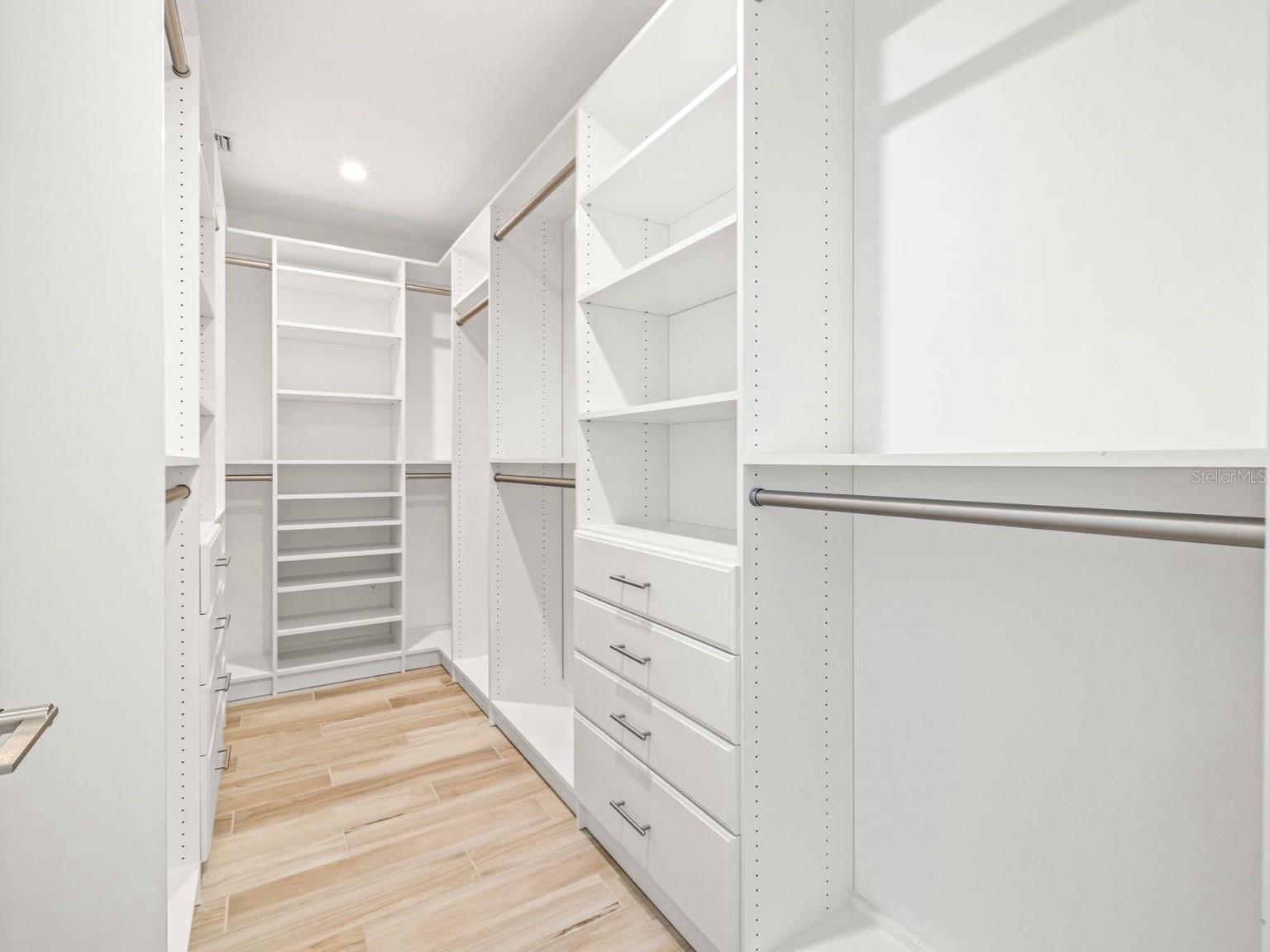 Image 15 of 37 For 5120 Marina Way 10001