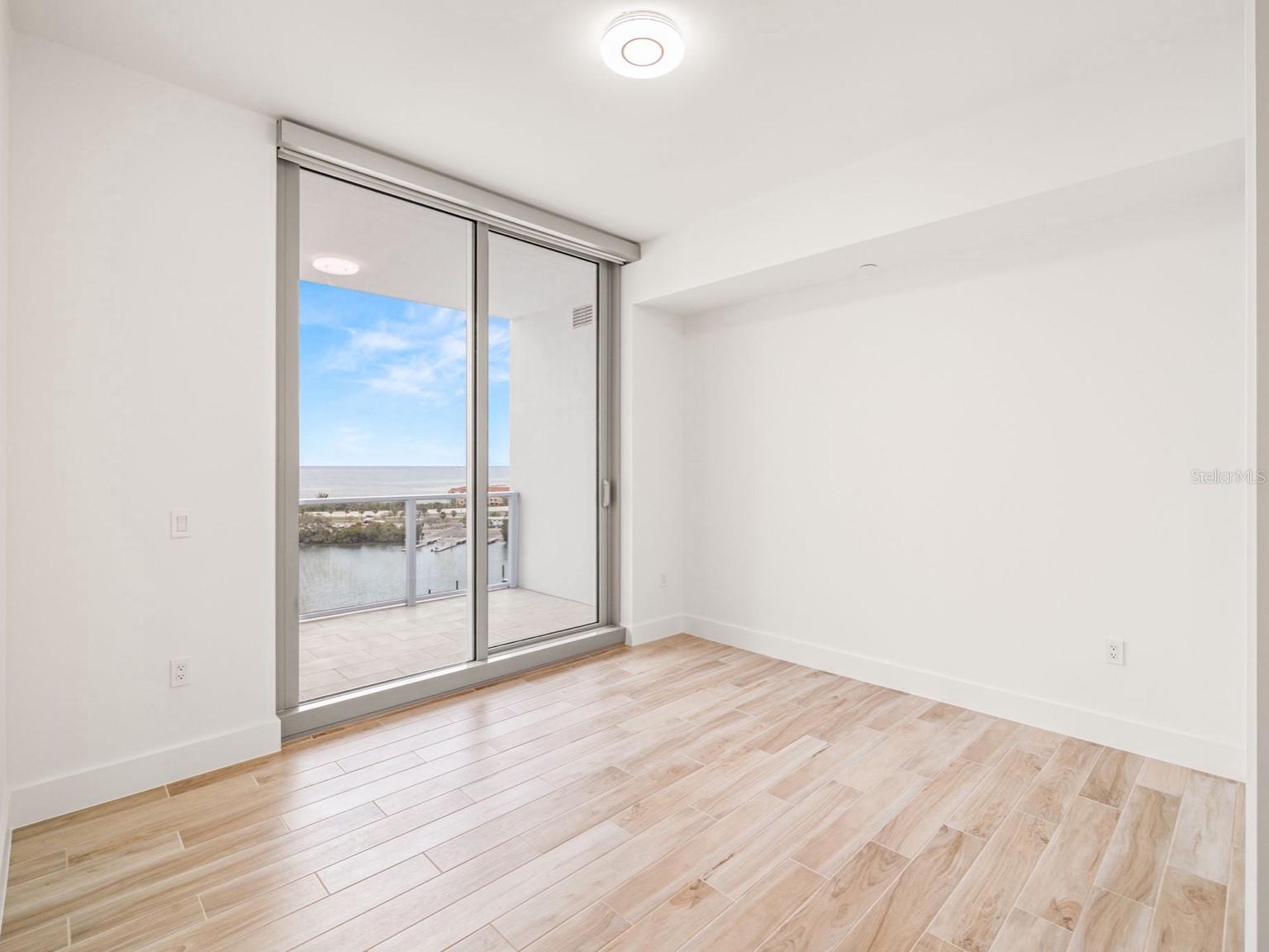 Image 19 of 37 For 5120 Marina Way 10001