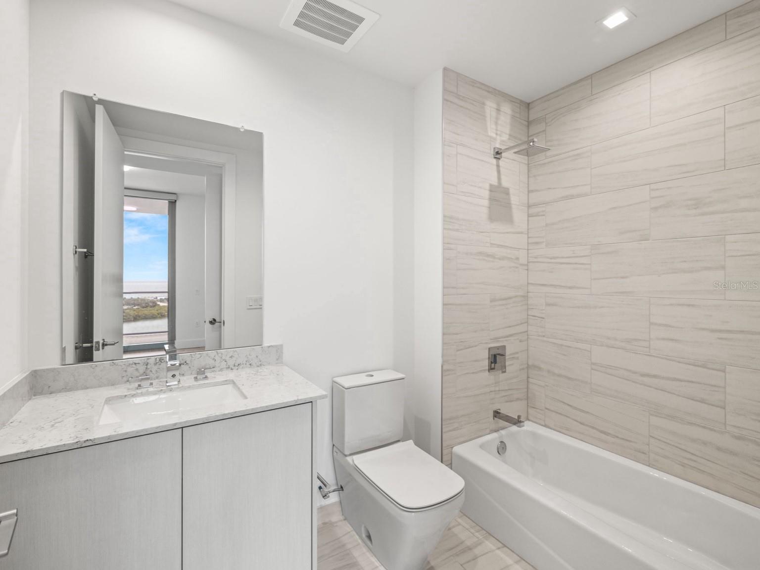 Image 21 of 37 For 5120 Marina Way 10001