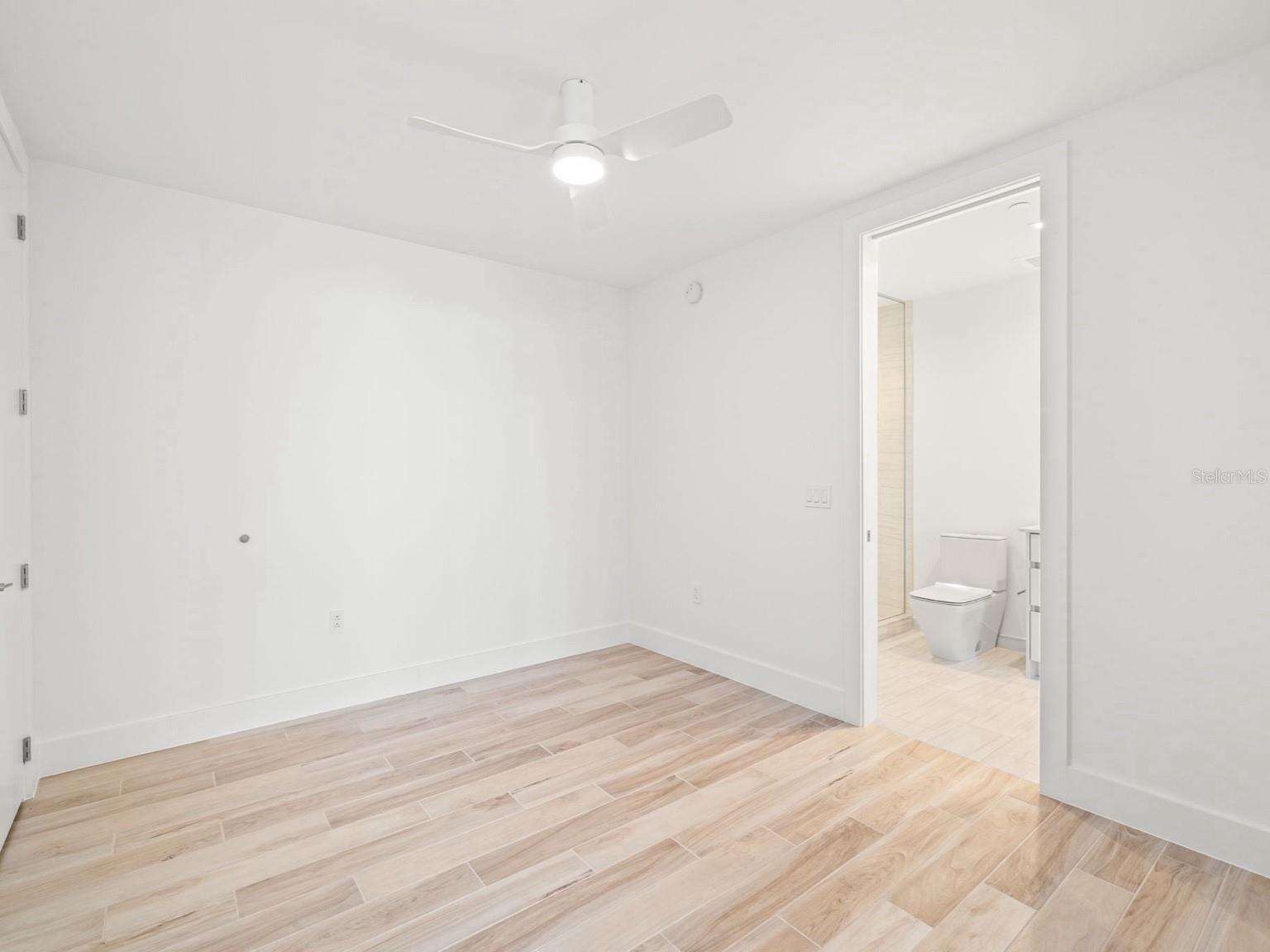 Image 22 of 37 For 5120 Marina Way 10001