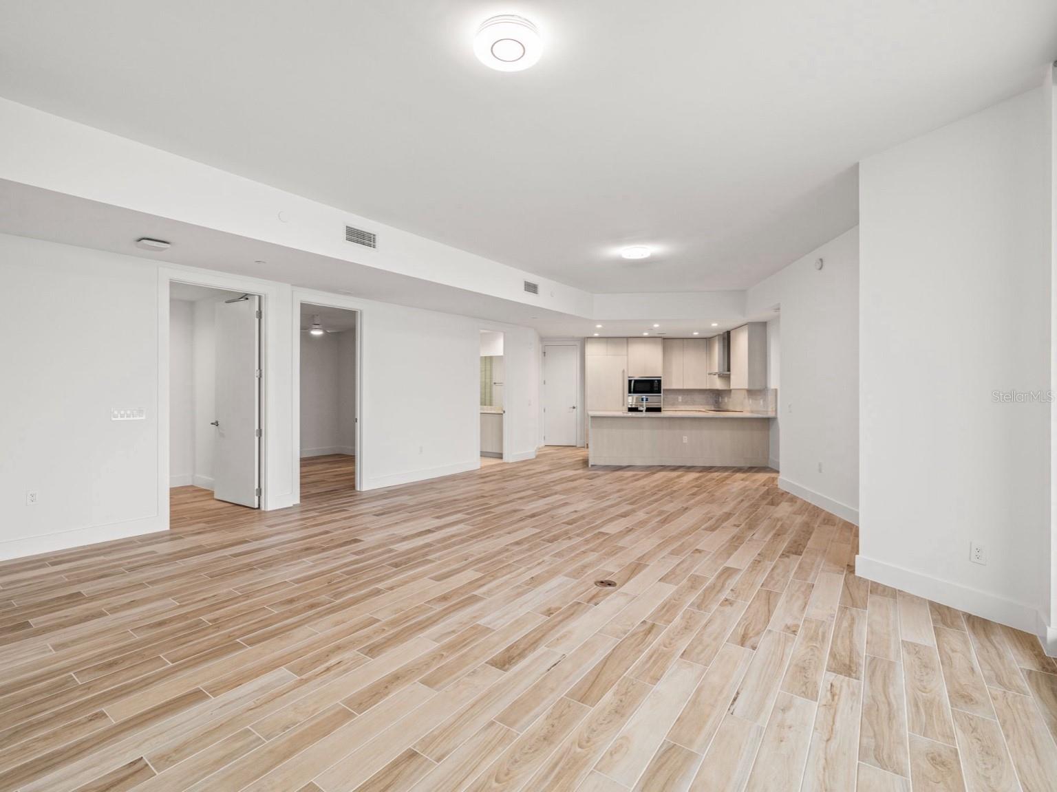 Image 4 of 37 For 5120 Marina Way 10001