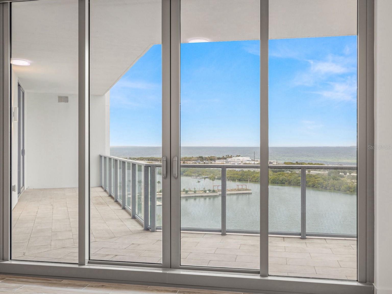 Image 7 of 37 For 5120 Marina Way 10001