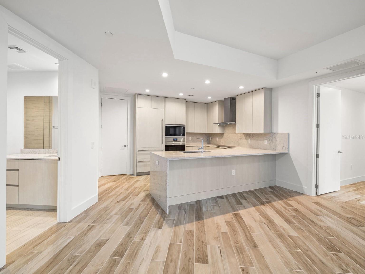 Image 8 of 37 For 5120 Marina Way 10001