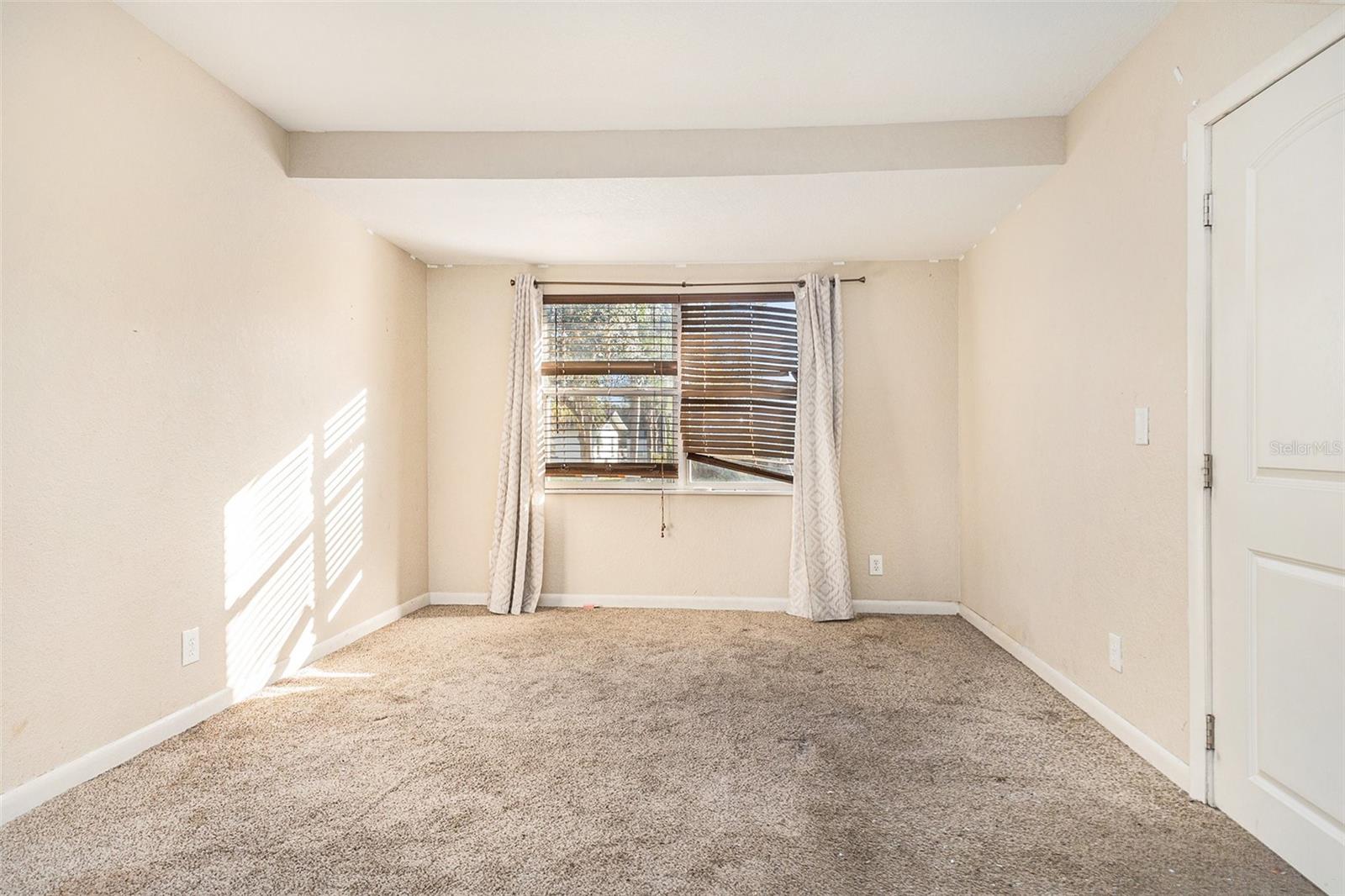 Image 11 of 30 For 625 Avenue D Ne