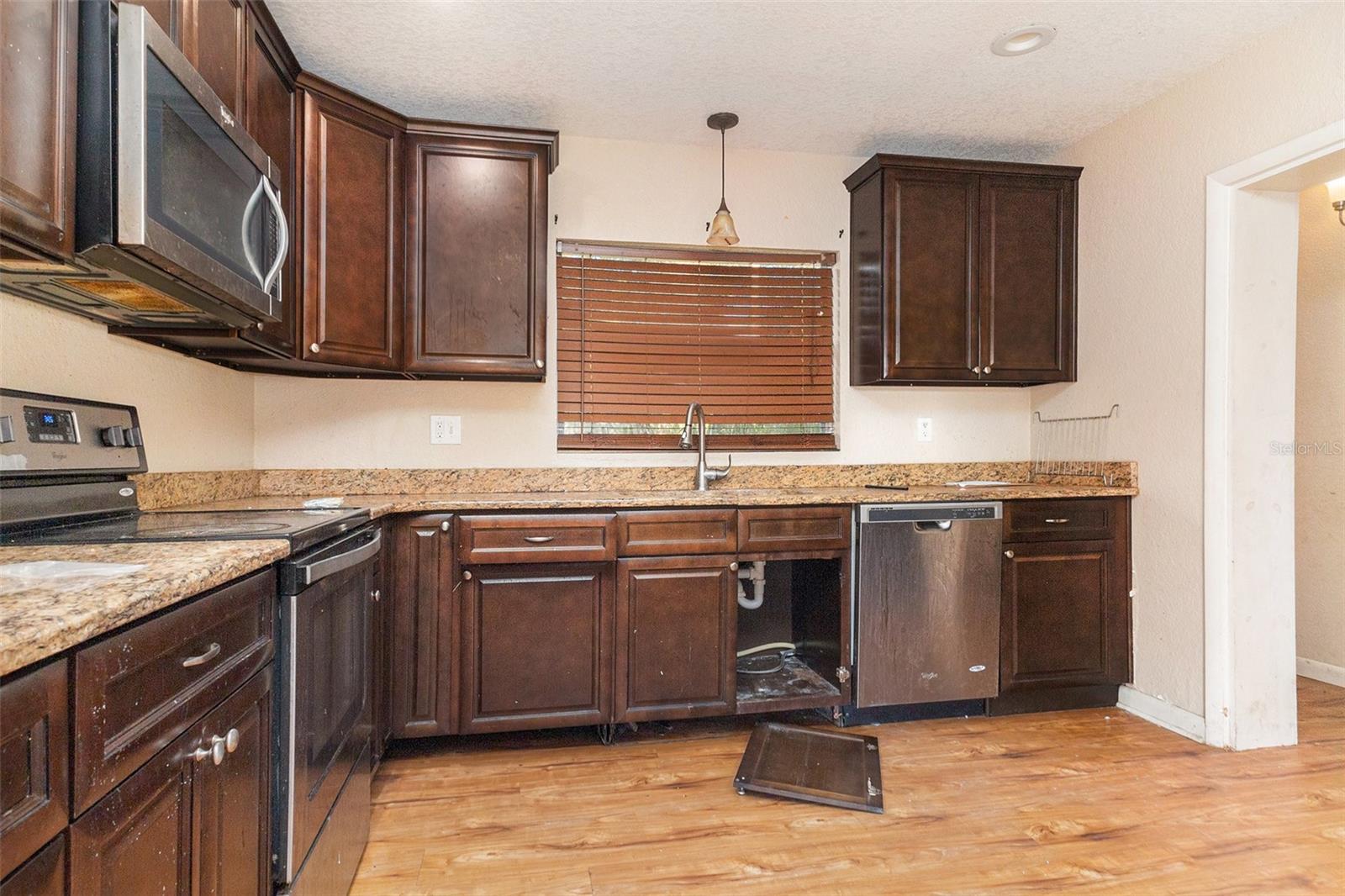 Image 13 of 30 For 625 Avenue D Ne