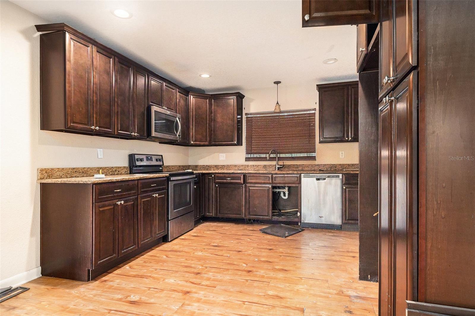 Image 14 of 30 For 625 Avenue D Ne