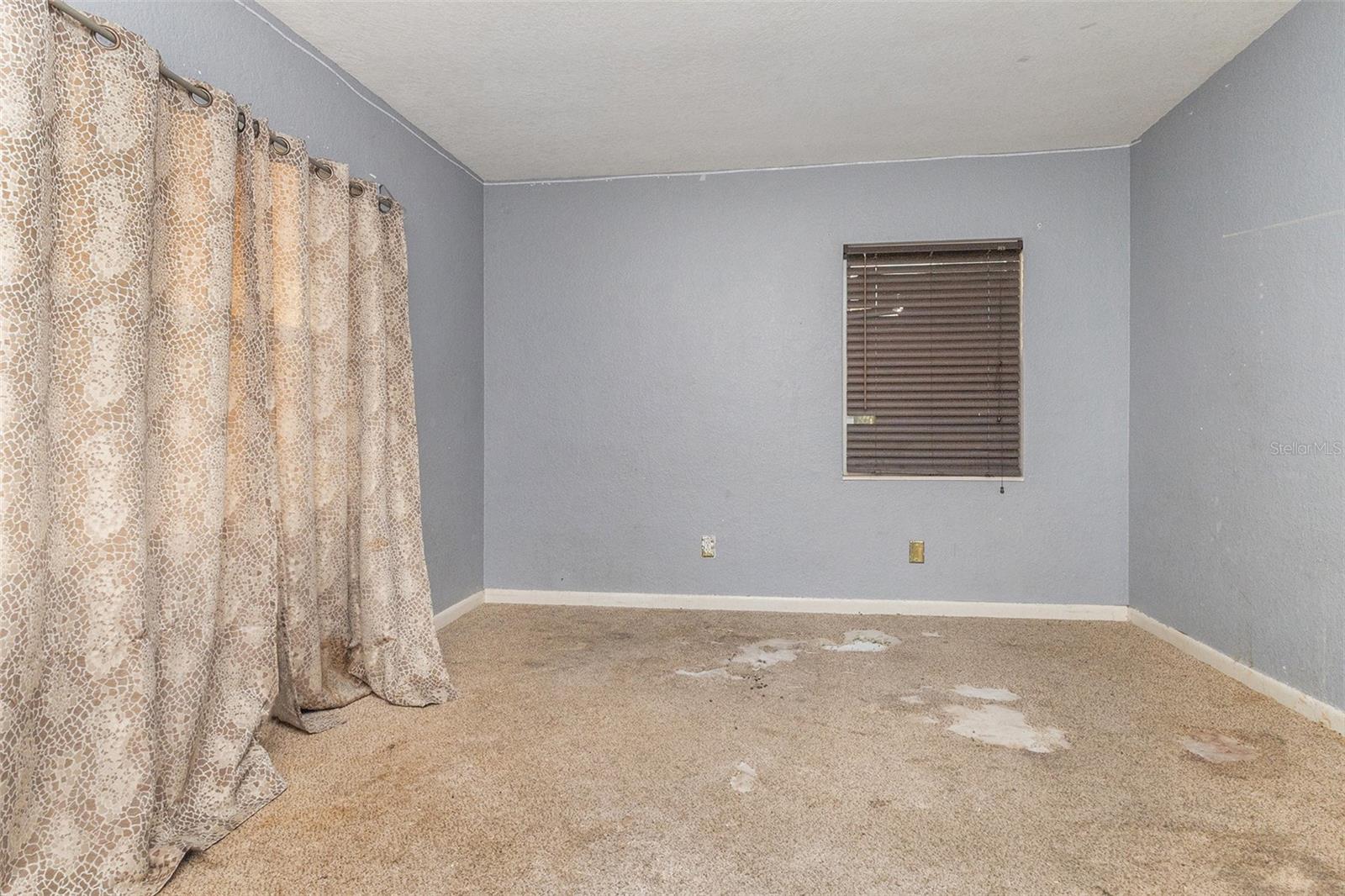 Image 18 of 30 For 625 Avenue D Ne