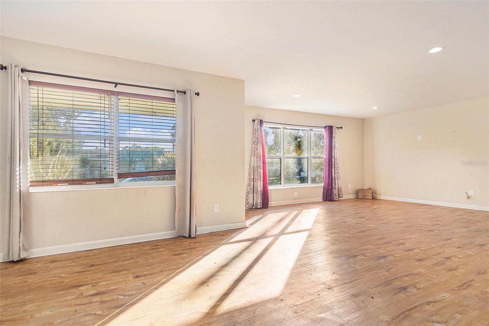 Image 5 of 30 For 625 Avenue D Ne