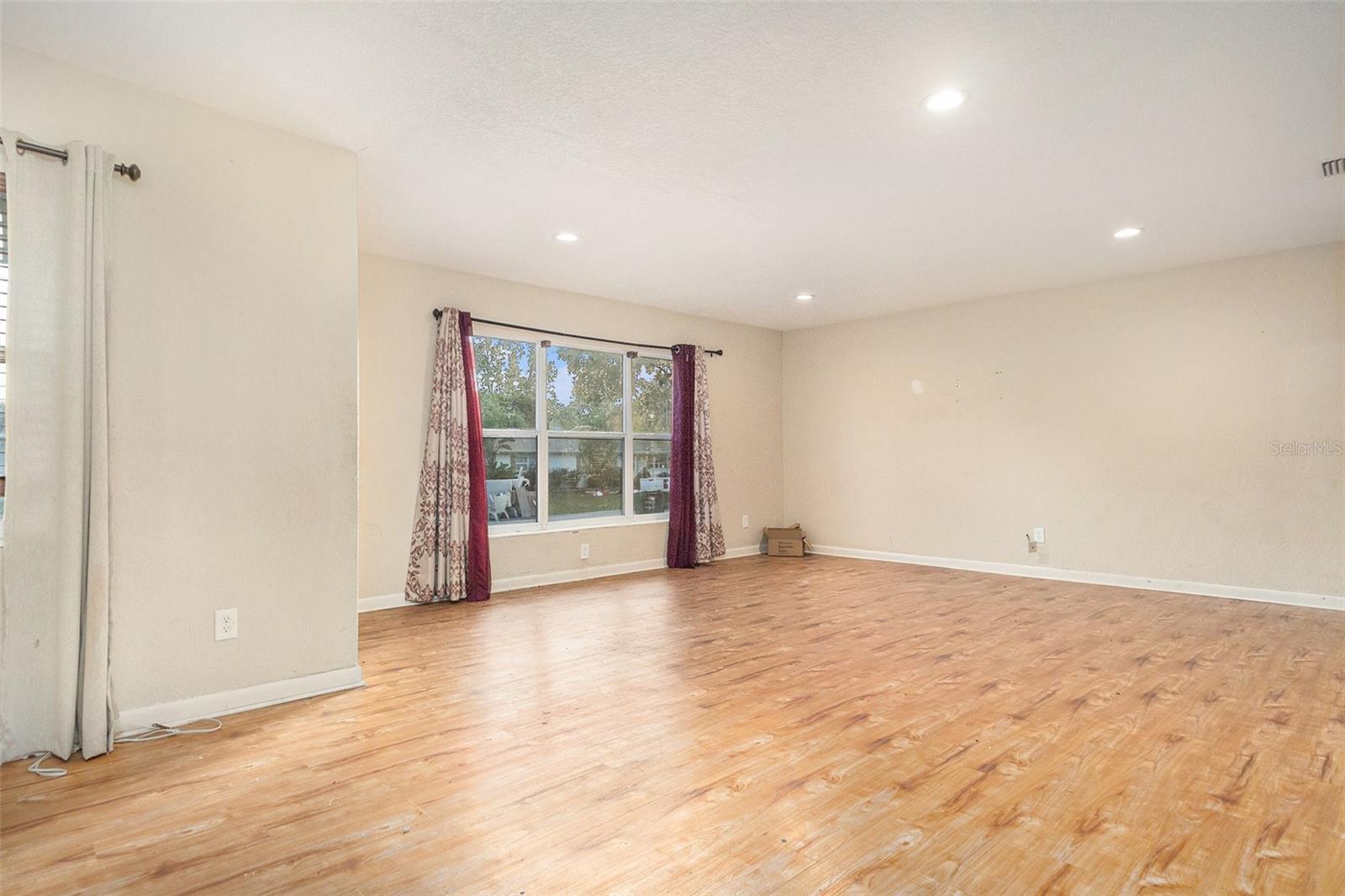 Image 6 of 30 For 625 Avenue D Ne