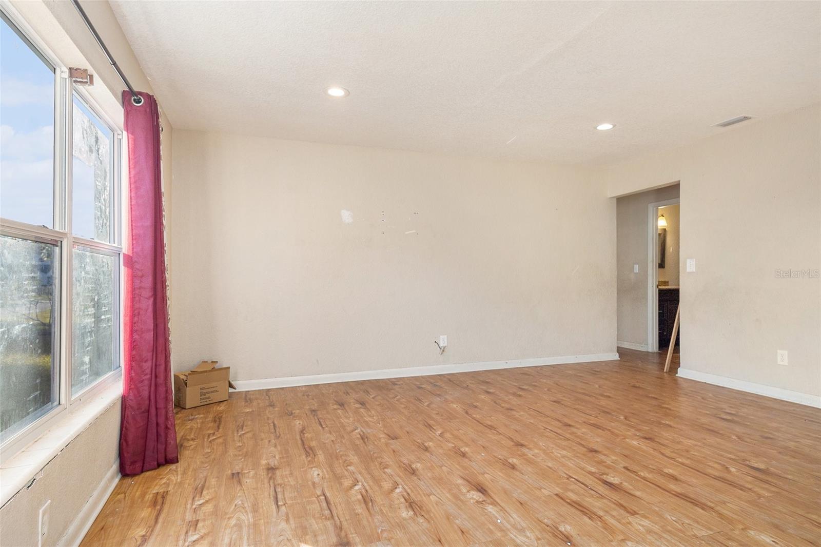 Image 7 of 30 For 625 Avenue D Ne