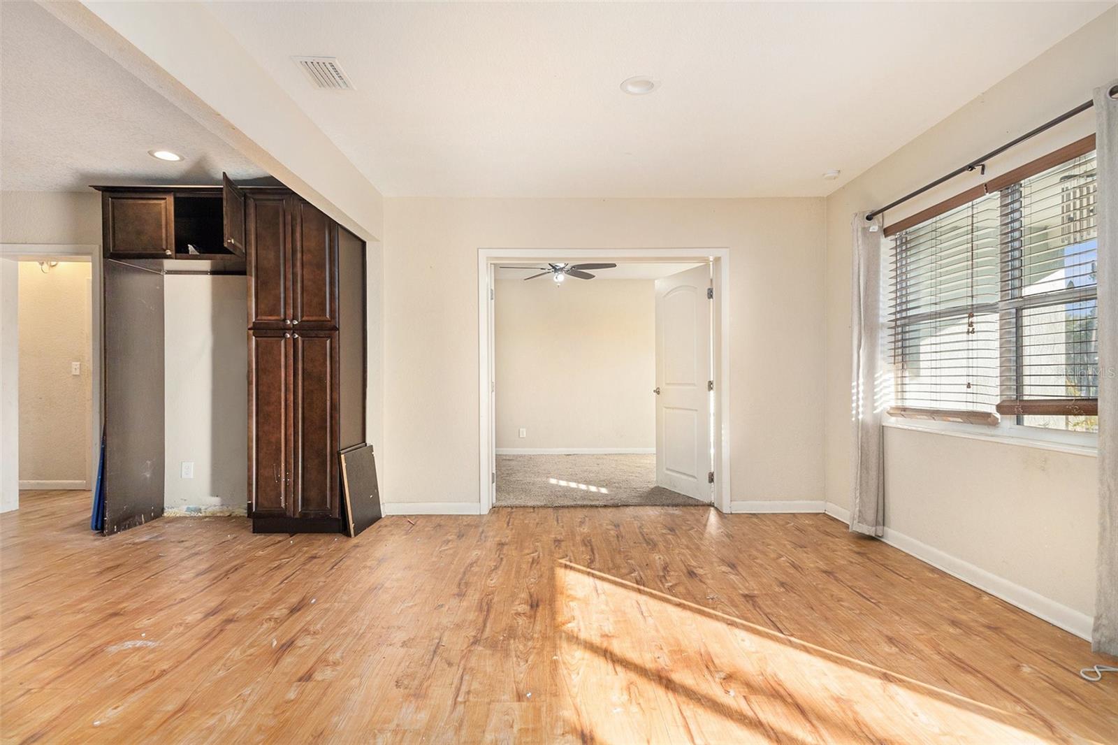 Image 8 of 30 For 625 Avenue D Ne