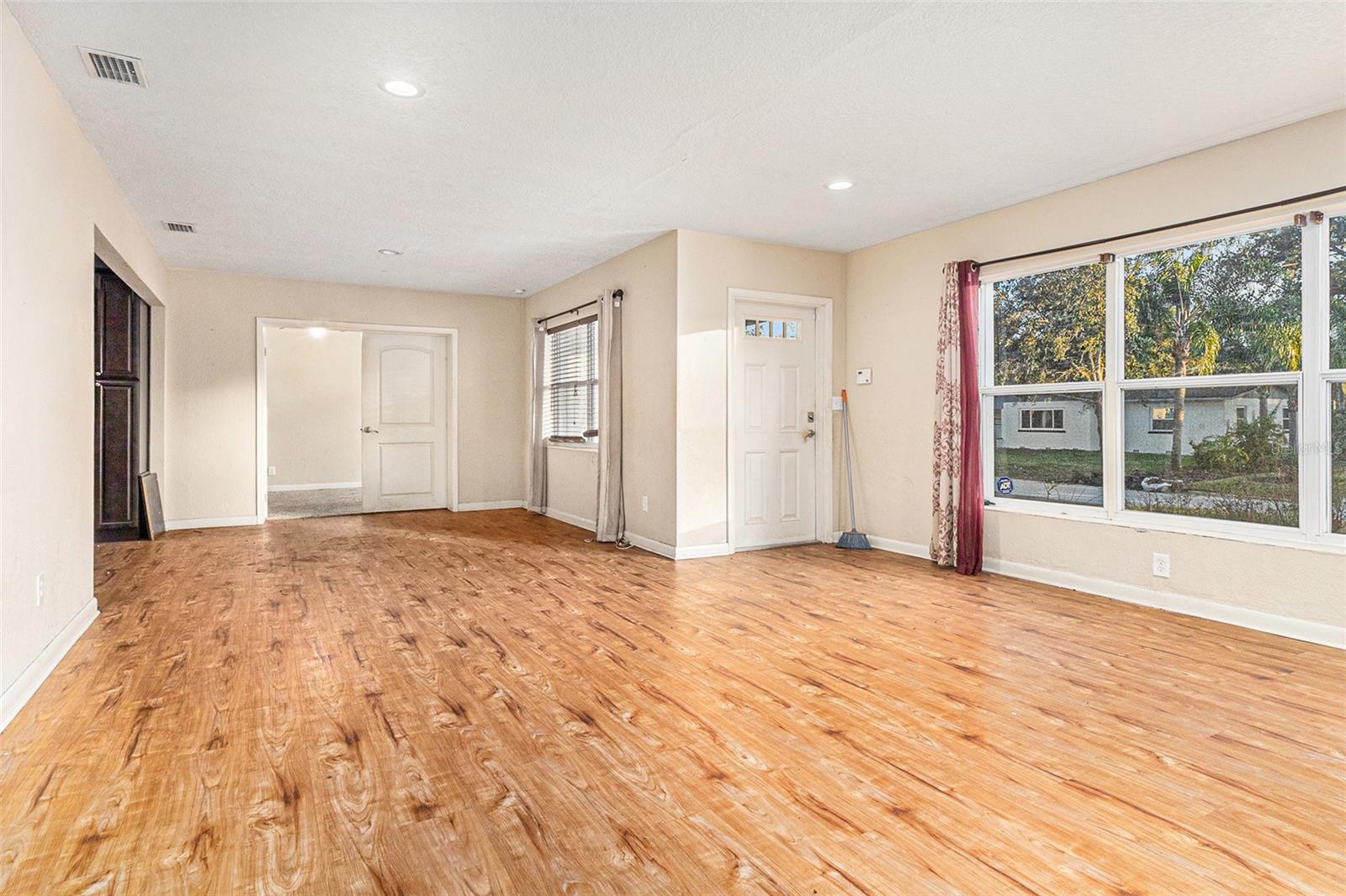 Image 9 of 30 For 625 Avenue D Ne