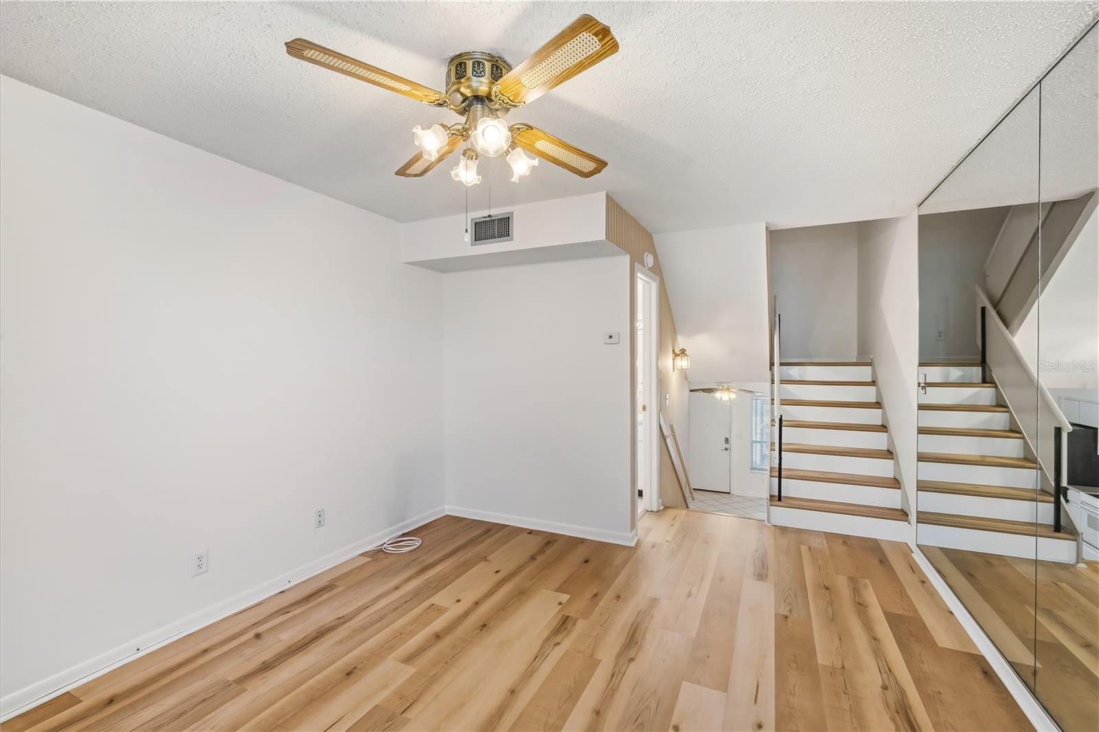 Image 8 of 22 For 4521 La Villa Lane