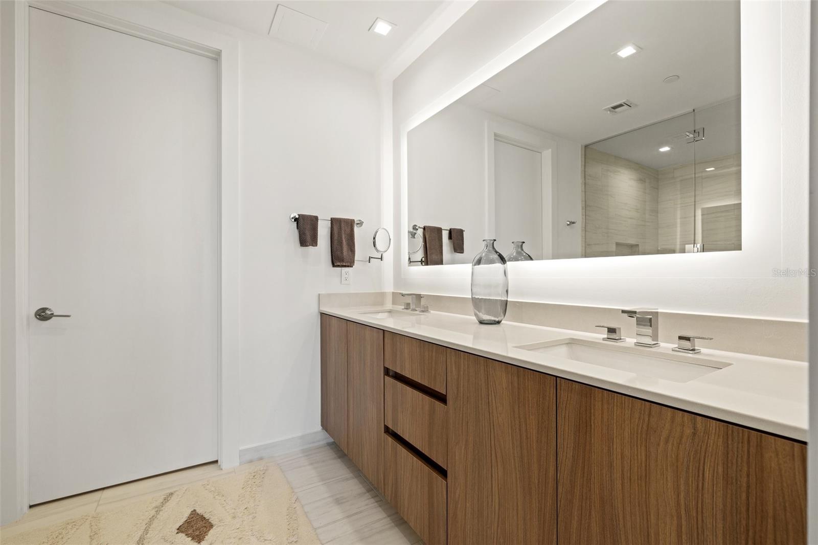 Image 19 of 48 For 5120 Marina Way 2205