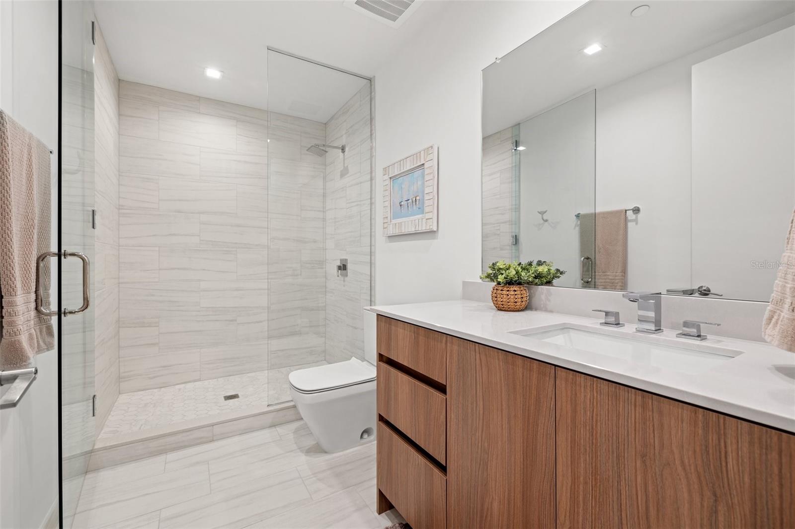 Image 24 of 48 For 5120 Marina Way 2205