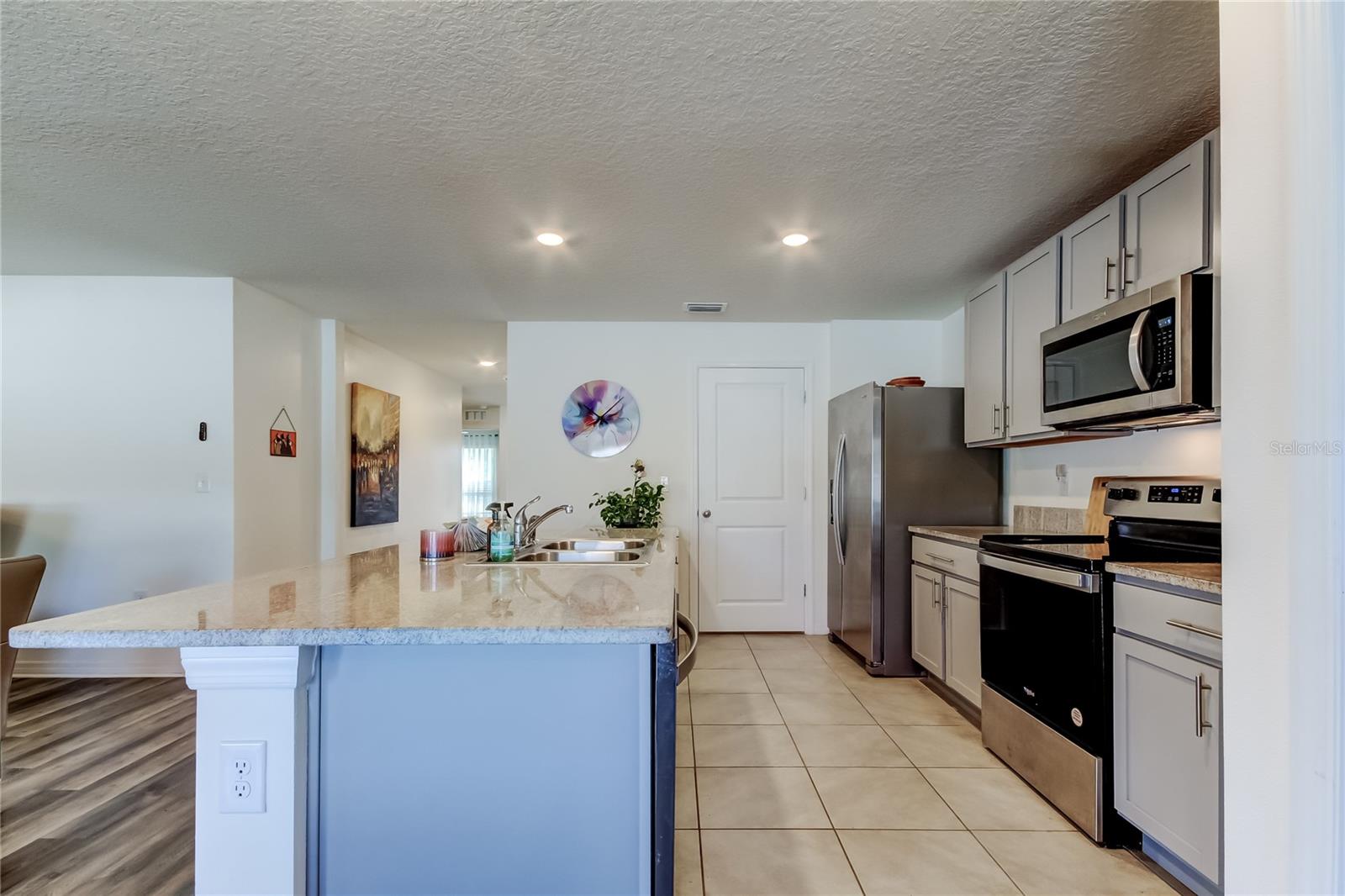 Image 16 of 43 For 1905 Blue Stream Street