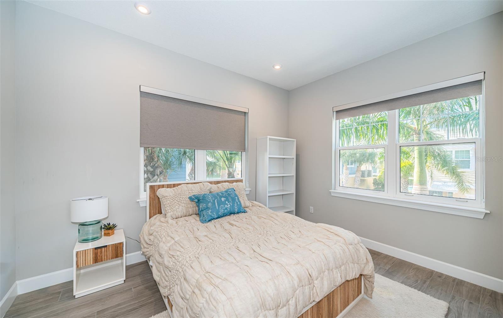 Image 18 of 46 For 2509 Coral Court