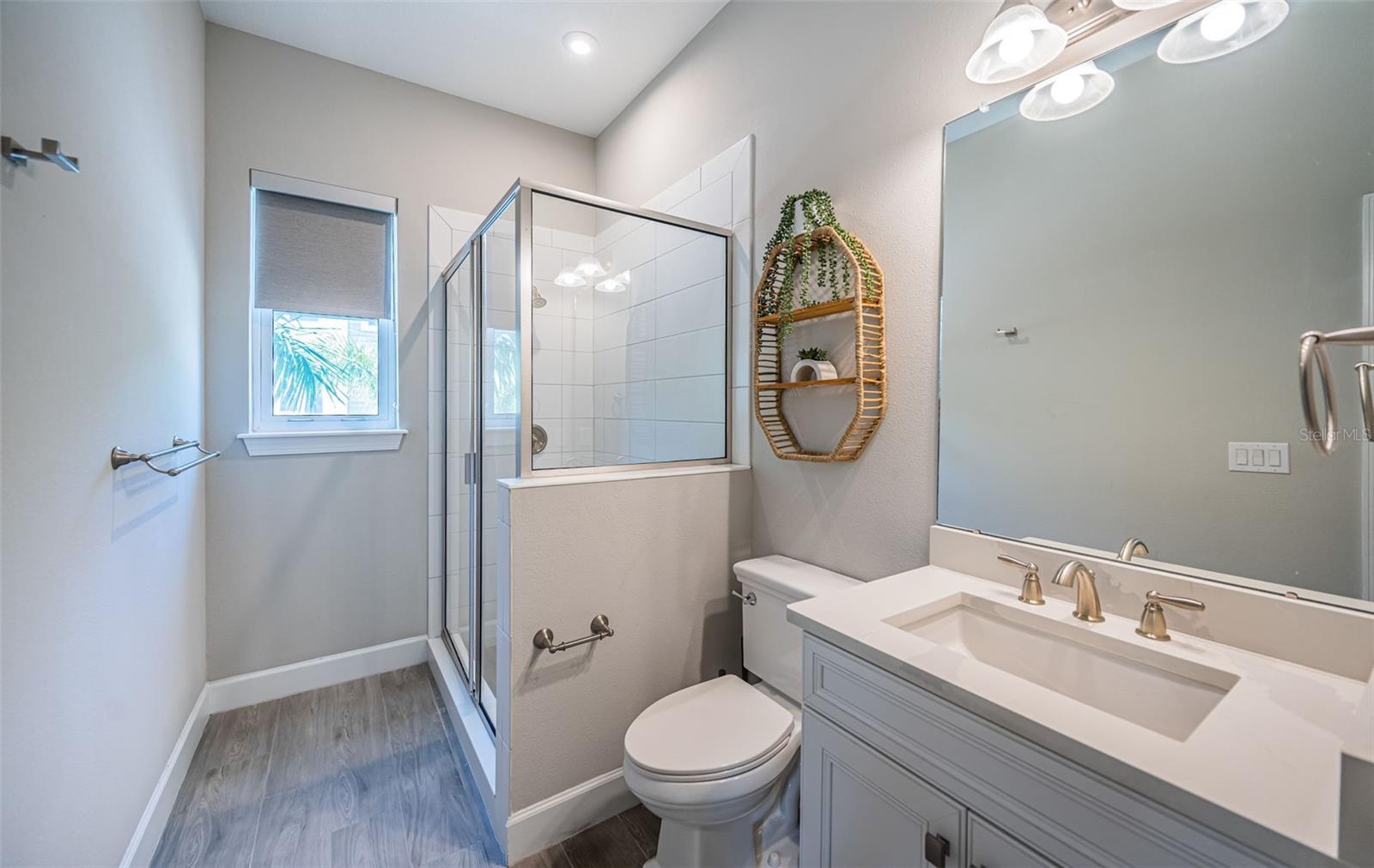 Image 19 of 46 For 2509 Coral Court