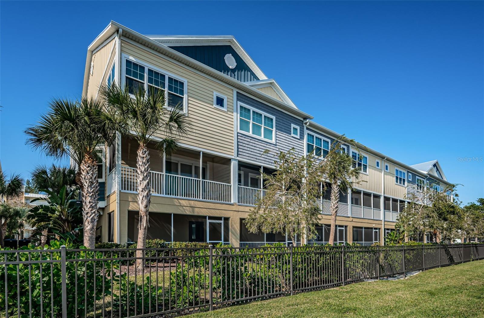 Image 33 of 46 For 2509 Coral Court