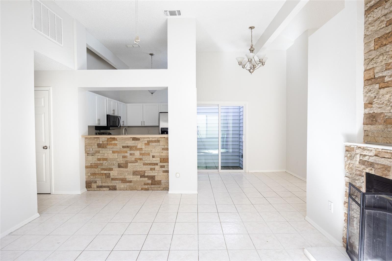 Image 10 of 27 For 4312 Venice Drive