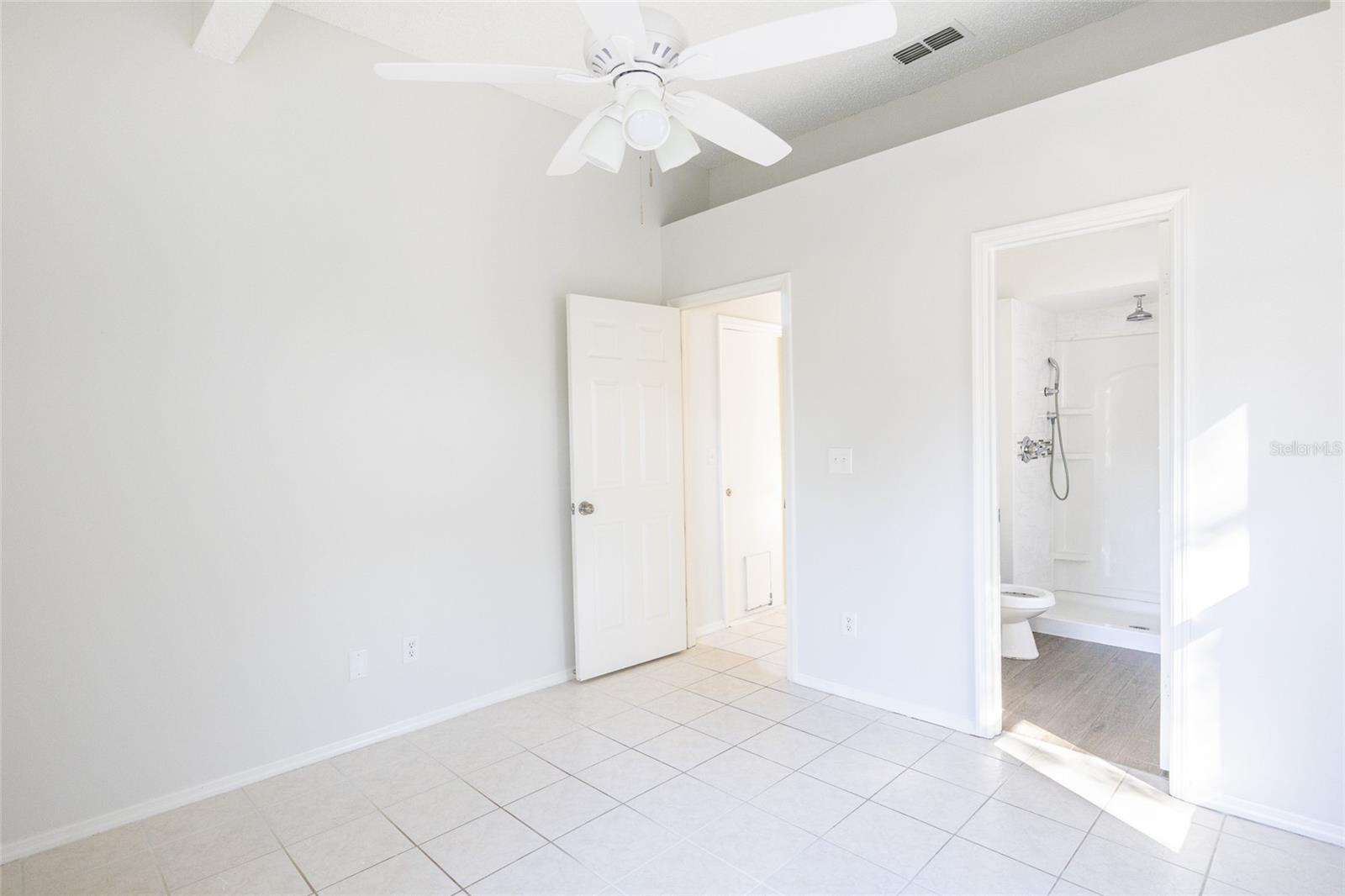 Image 14 of 27 For 4312 Venice Drive