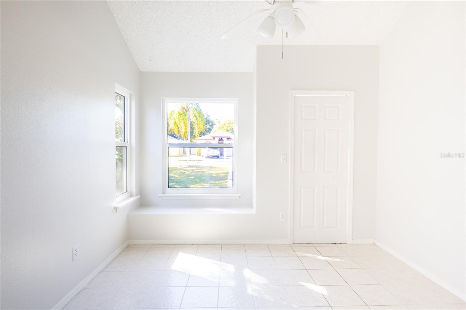 Image 16 of 27 For 4312 Venice Drive