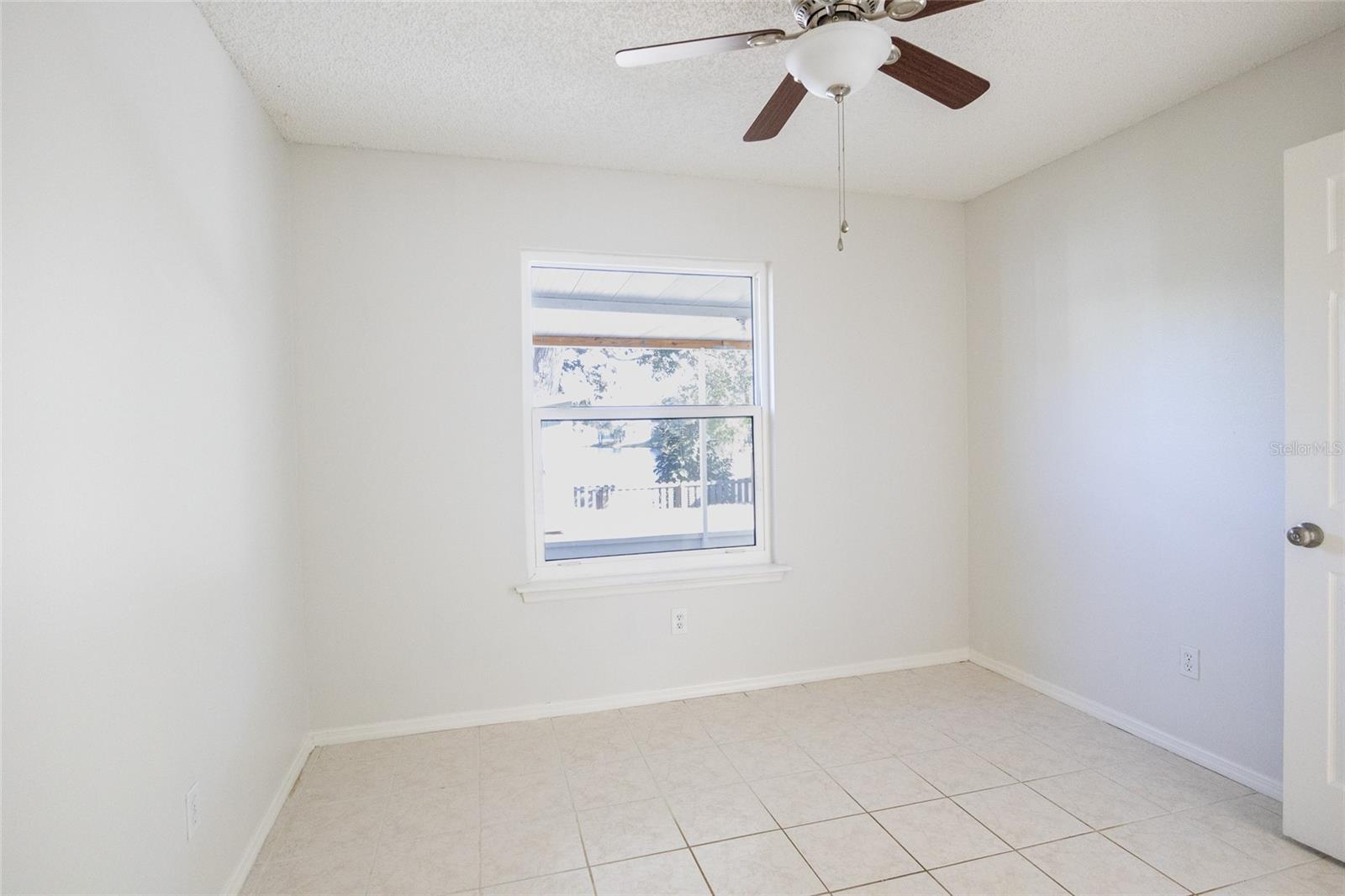 Image 18 of 27 For 4312 Venice Drive