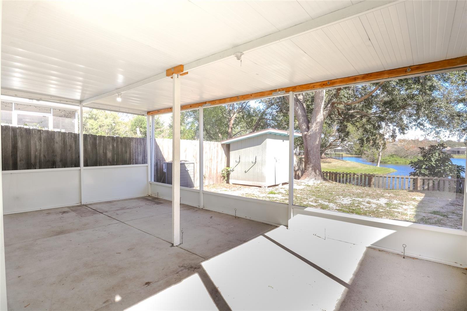 Image 4 of 27 For 4312 Venice Drive