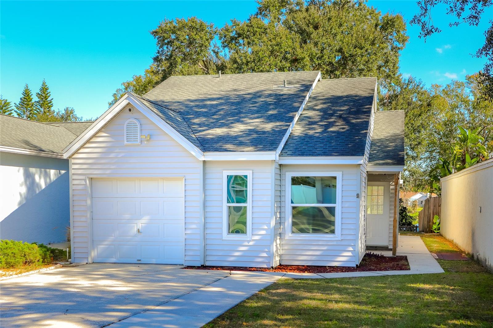 Image 7 of 27 For 4312 Venice Drive