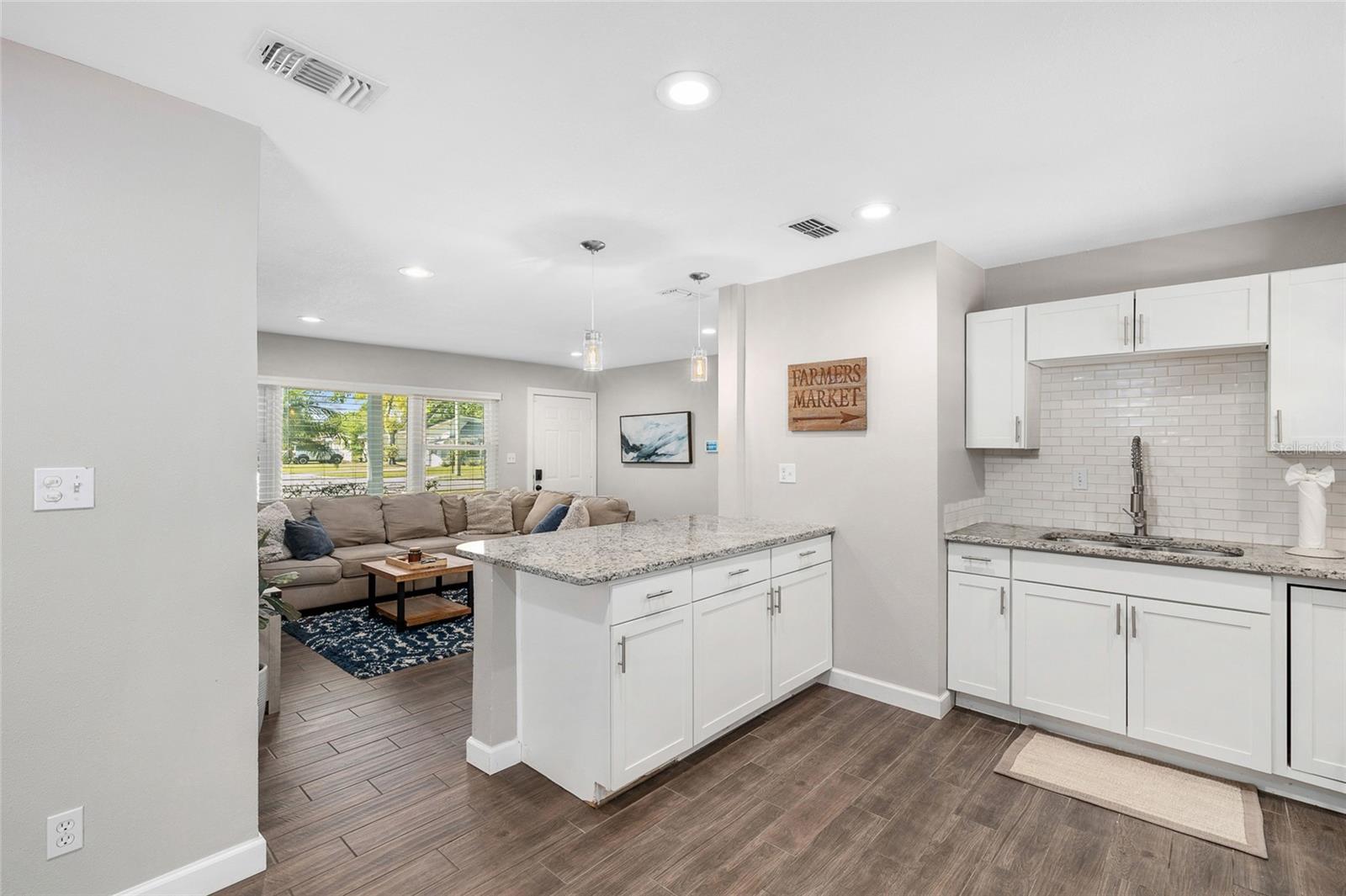 Image 11 of 28 For 4105 Fair Oaks Avenue