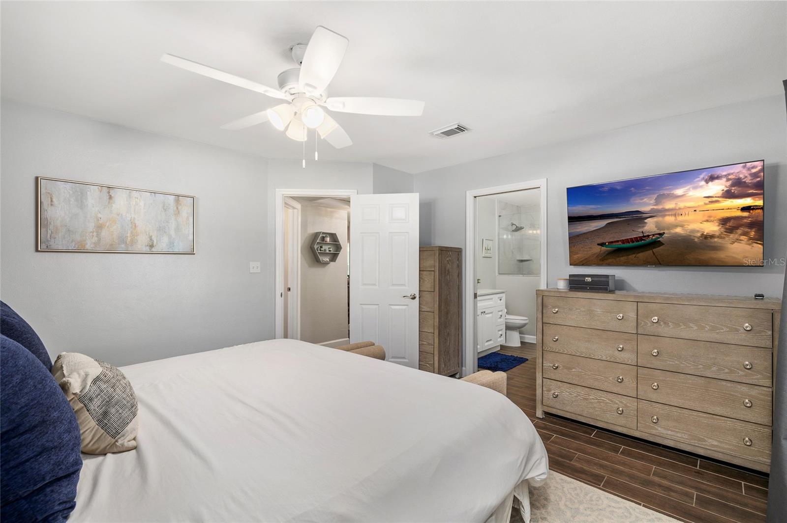 Image 16 of 28 For 4105 Fair Oaks Avenue