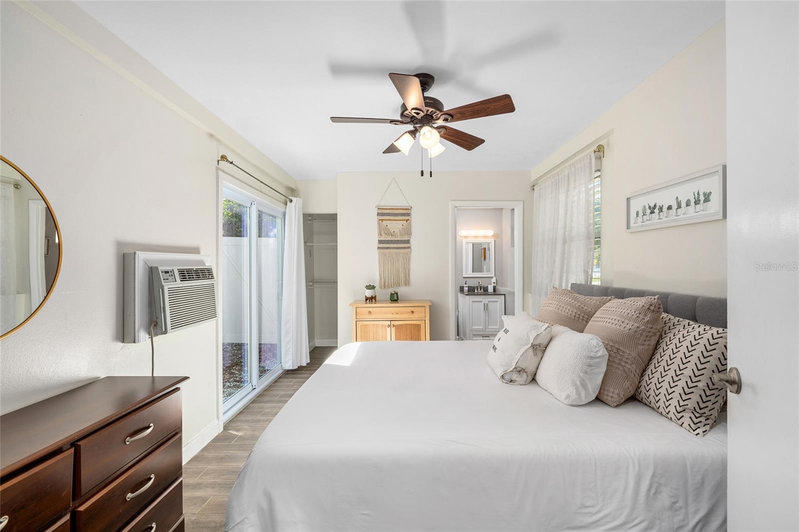 Image 21 of 28 For 4105 Fair Oaks Avenue