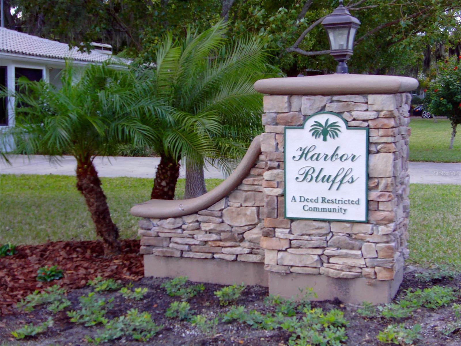 Image 21 of 38 For 402 Harbor View Lane