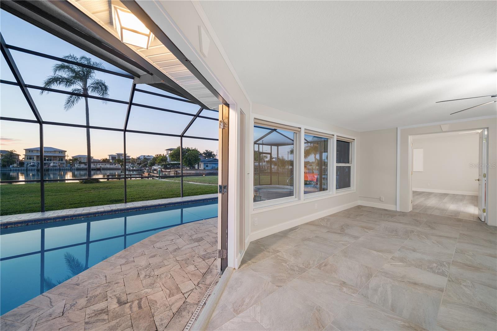 Image 26 of 38 For 402 Harbor View Lane