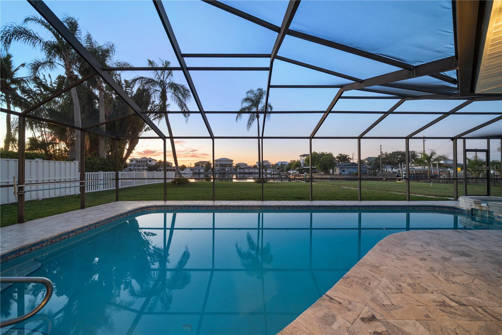 Image 31 of 38 For 402 Harbor View Lane