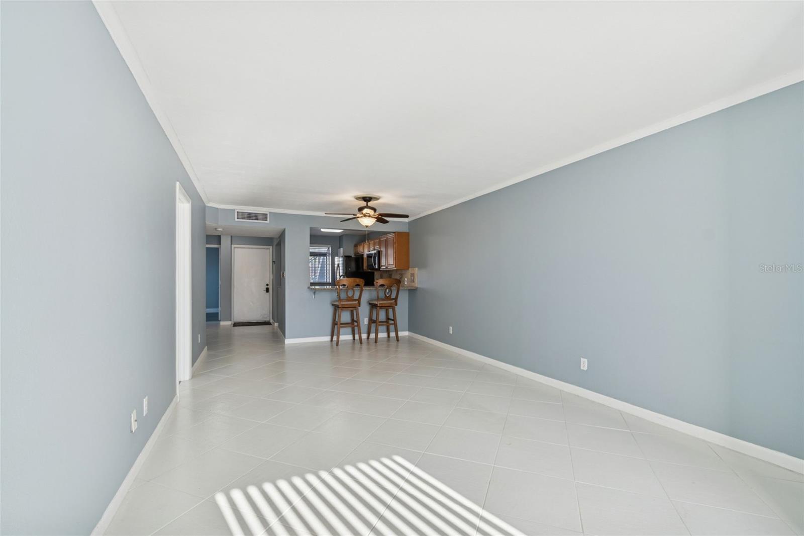 Image 13 of 47 For 2051 Skimmer Court W 114