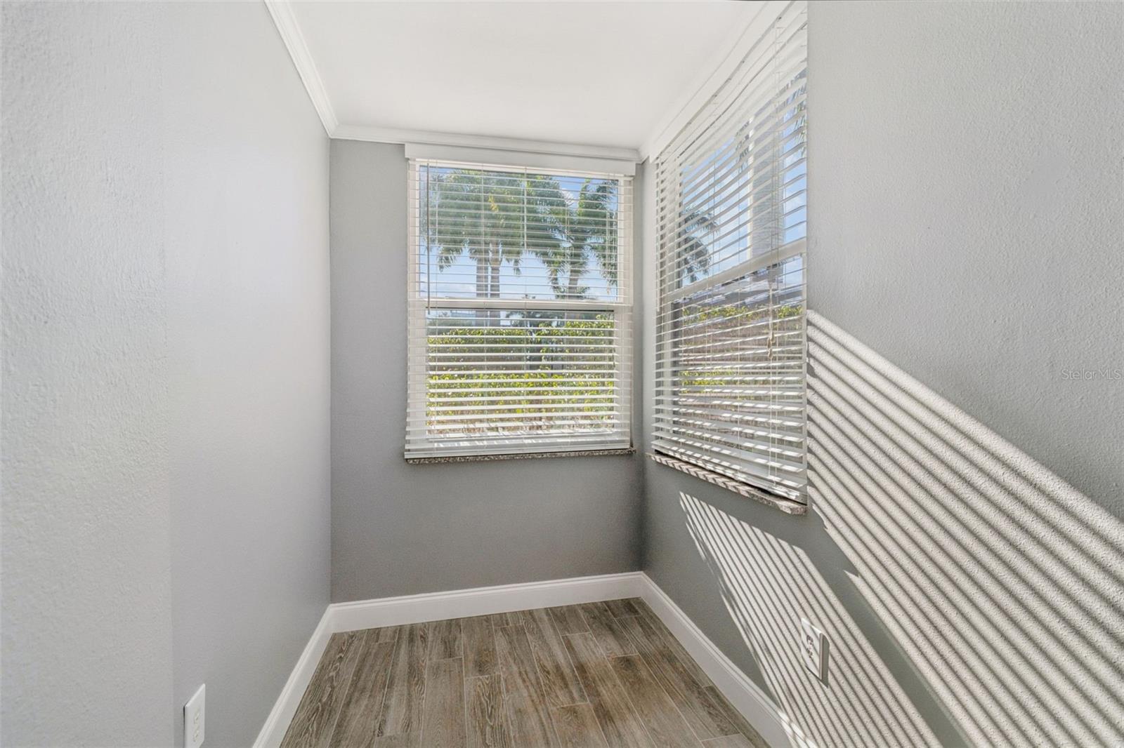 Image 24 of 47 For 2051 Skimmer Court W 114